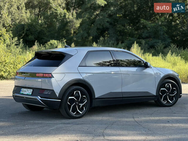 Серый Хендай Ioniq 5, объемом двигателя 0 л и пробегом 70 тыс. км за 27500 $, фото 6 на Automoto.ua