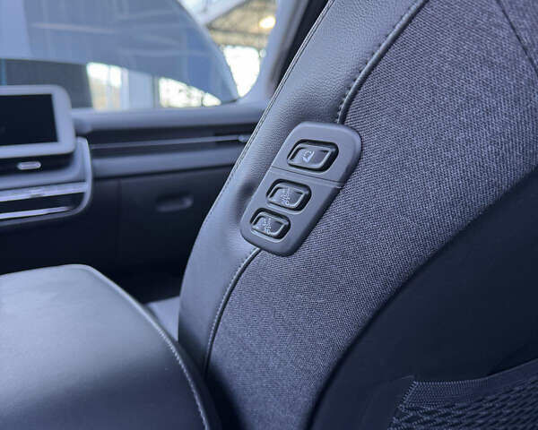 Сірий Хендай Ioniq 5, об'ємом двигуна 0 л та пробігом 93 тис. км за 28200 $, фото 32 на Automoto.ua