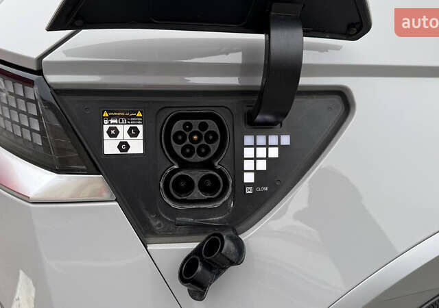 Серый Хендай Ioniq 5, объемом двигателя 0 л и пробегом 47 тыс. км за 29500 $, фото 70 на Automoto.ua