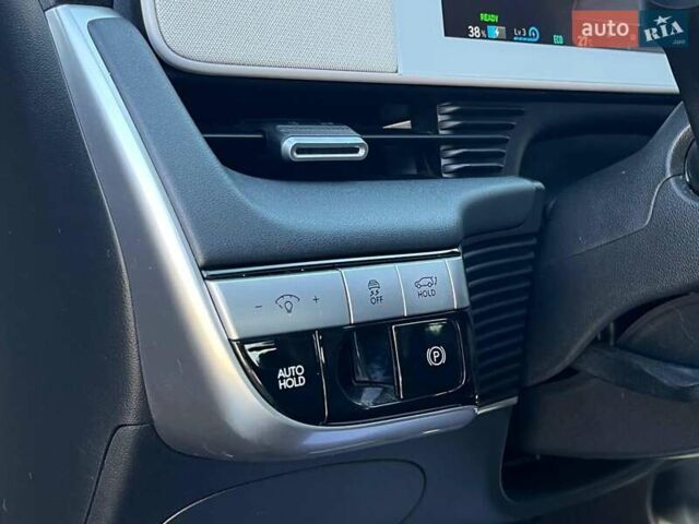 Серый Хендай Ioniq 5, объемом двигателя 0 л и пробегом 34 тыс. км за 26740 $, фото 39 на Automoto.ua