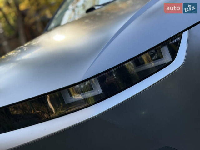 Серый Хендай Ioniq 5, объемом двигателя 0 л и пробегом 151 тыс. км за 21450 $, фото 6 на Automoto.ua