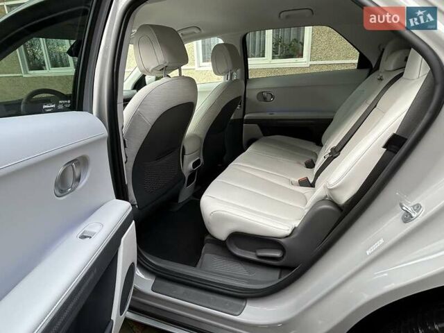 Сірий Хендай Ioniq 5, об'ємом двигуна 0 л та пробігом 30 тис. км за 25900 $, фото 18 на Automoto.ua