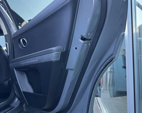 Сірий Хендай Ioniq 5, об'ємом двигуна 0 л та пробігом 93 тис. км за 28200 $, фото 6 на Automoto.ua