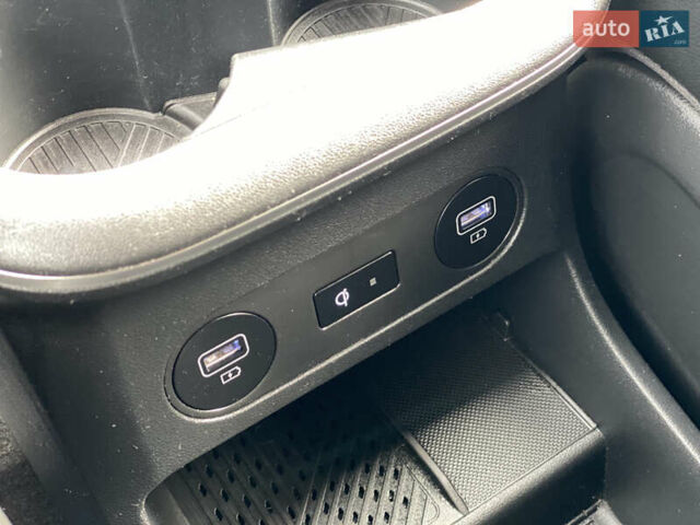 Серый Хендай Ioniq 5, объемом двигателя 0 л и пробегом 130 тыс. км за 28200 $, фото 66 на Automoto.ua