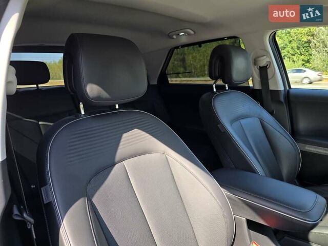 Серый Хендай Ioniq 5, объемом двигателя 0 л и пробегом 54 тыс. км за 34499 $, фото 90 на Automoto.ua