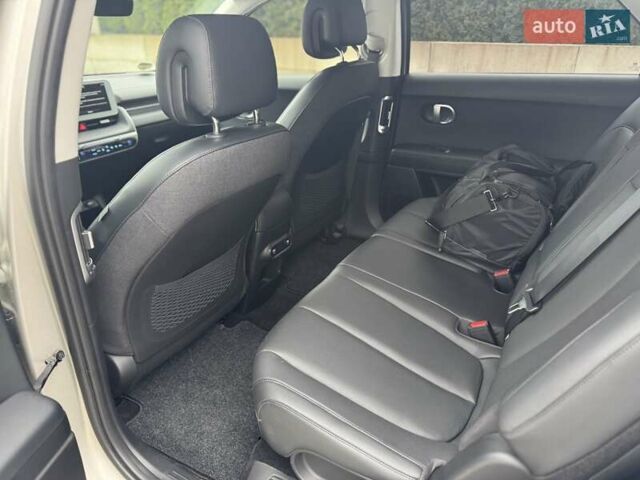 Сірий Хендай Ioniq 5, об'ємом двигуна 0 л та пробігом 11 тис. км за 30999 $, фото 11 на Automoto.ua