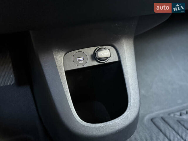 Серый Хендай Ioniq 5, объемом двигателя 0 л и пробегом 158 тыс. км за 19900 $, фото 48 на Automoto.ua