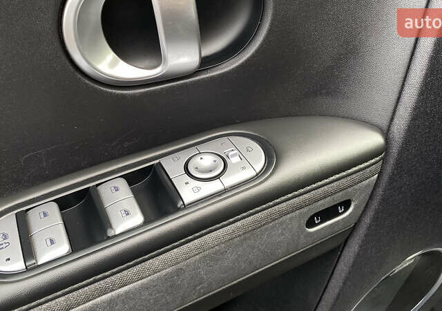 Серый Хендай Ioniq 5, объемом двигателя 0 л и пробегом 130 тыс. км за 28200 $, фото 84 на Automoto.ua