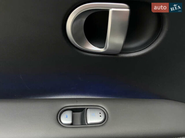 Серый Хендай Ioniq 5, объемом двигателя 0 л и пробегом 108 тыс. км за 26800 $, фото 20 на Automoto.ua