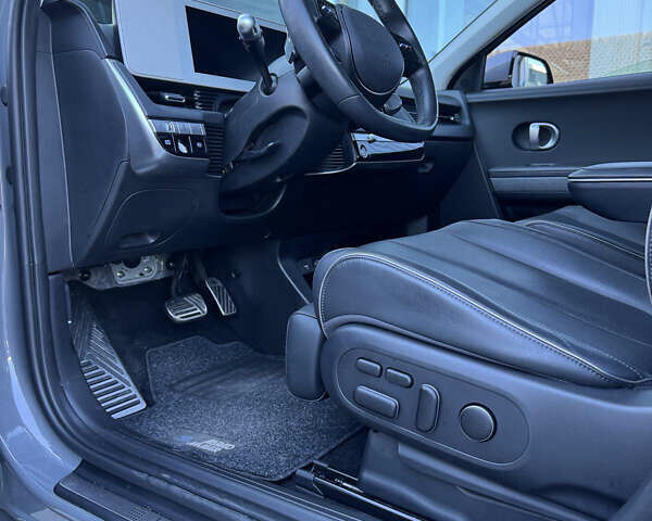 Сірий Хендай Ioniq 5, об'ємом двигуна 0 л та пробігом 93 тис. км за 28200 $, фото 27 на Automoto.ua