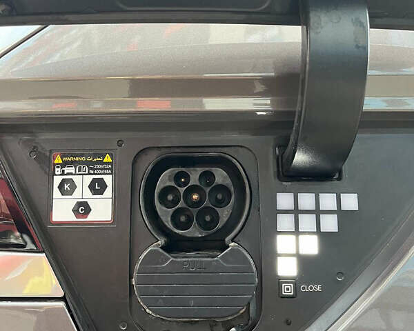 Серый Хендай Ioniq 5, объемом двигателя 0 л и пробегом 108 тыс. км за 26800 $, фото 27 на Automoto.ua