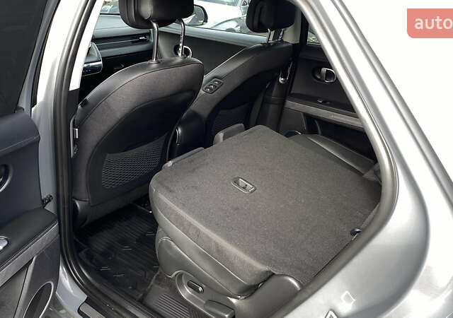 Серый Хендай Ioniq 5, объемом двигателя 0 л и пробегом 130 тыс. км за 28200 $, фото 4 на Automoto.ua