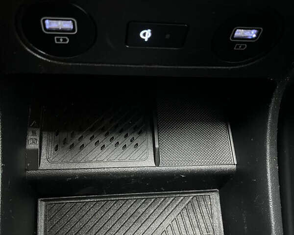 Серый Хендай Ioniq 5, объемом двигателя 0 л и пробегом 108 тыс. км за 26800 $, фото 43 на Automoto.ua