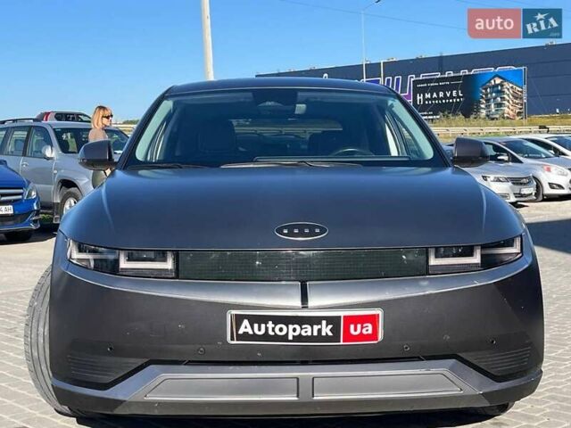 Серый Хендай Ioniq 5, объемом двигателя 0 л и пробегом 34 тыс. км за 26740 $, фото 1 на Automoto.ua