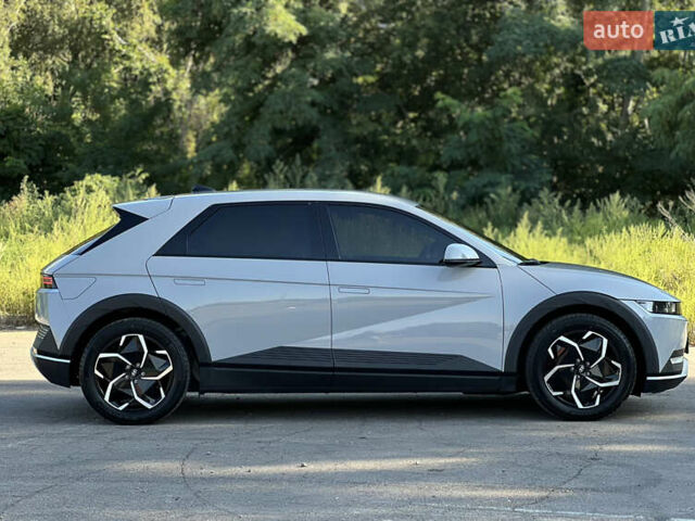 Серый Хендай Ioniq 5, объемом двигателя 0 л и пробегом 70 тыс. км за 27500 $, фото 9 на Automoto.ua