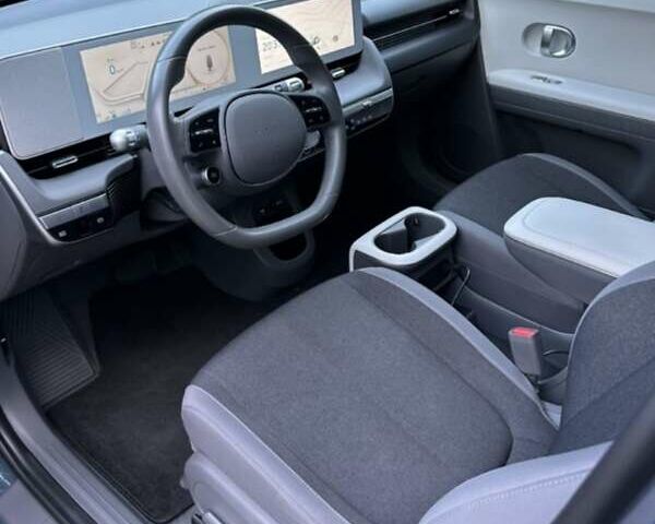 Серый Хендай Ioniq 5, объемом двигателя 0 л и пробегом 68 тыс. км за 24000 $, фото 13 на Automoto.ua