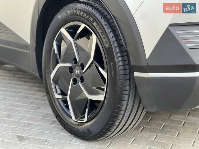 Сірий Хендай Ioniq 5, об'ємом двигуна 0 л та пробігом 11 тис. км за 32500 $, фото 7 на Automoto.ua