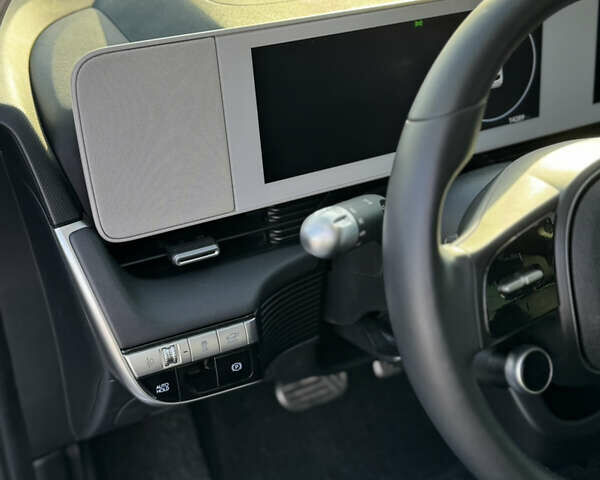 Серый Хендай Ioniq 5, объемом двигателя 0 л и пробегом 25 тыс. км за 30900 $, фото 51 на Automoto.ua