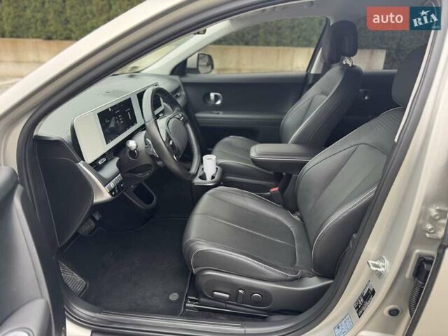 Сірий Хендай Ioniq 5, об'ємом двигуна 0 л та пробігом 11 тис. км за 30999 $, фото 13 на Automoto.ua