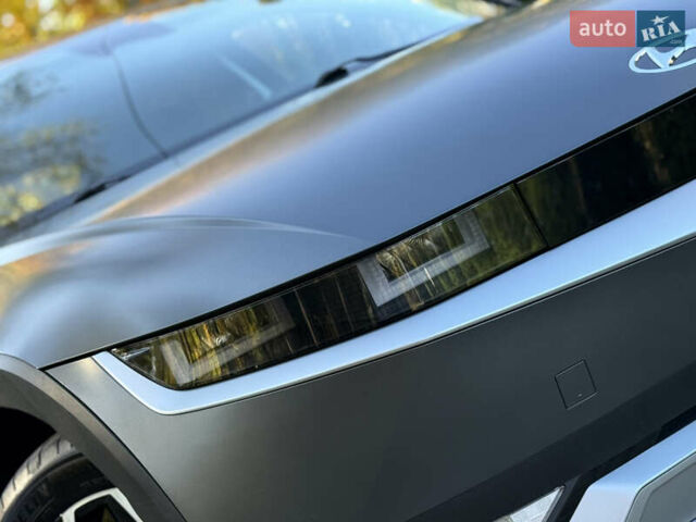 Серый Хендай Ioniq 5, объемом двигателя 0 л и пробегом 151 тыс. км за 21450 $, фото 5 на Automoto.ua