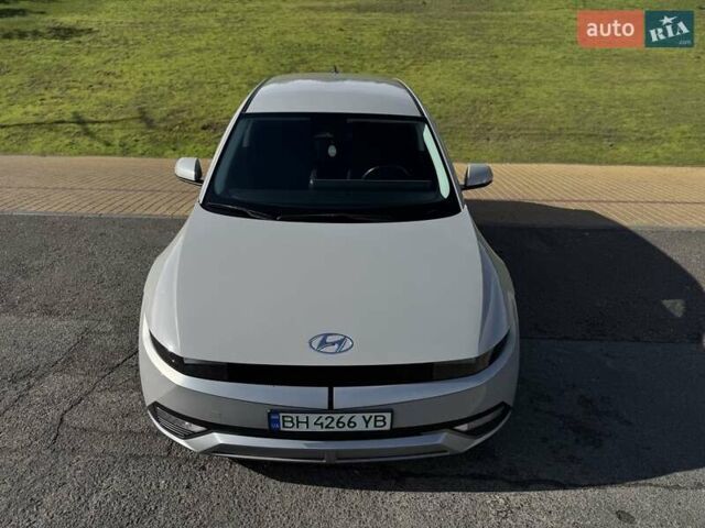 Серый Хендай Ioniq 5, объемом двигателя 0 л и пробегом 57 тыс. км за 25800 $, фото 6 на Automoto.ua
