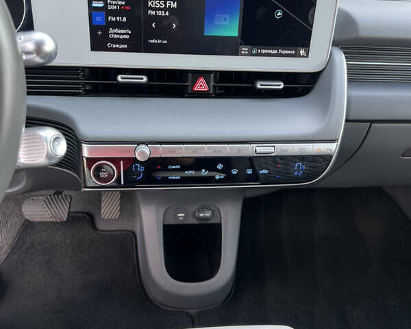Серый Хендай Ioniq 5, объемом двигателя 0 л и пробегом 42 тыс. км за 23999 $, фото 14 на Automoto.ua