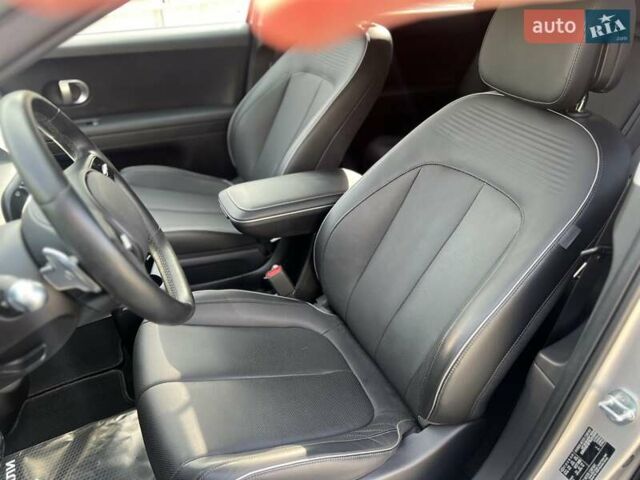 Сірий Хендай Ioniq 5, об'ємом двигуна 0 л та пробігом 11 тис. км за 33999 $, фото 29 на Automoto.ua