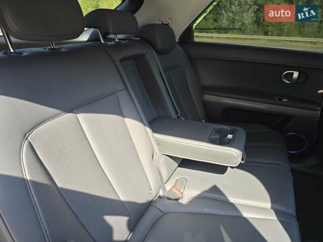 Серый Хендай Ioniq 5, объемом двигателя 0 л и пробегом 54 тыс. км за 34499 $, фото 80 на Automoto.ua