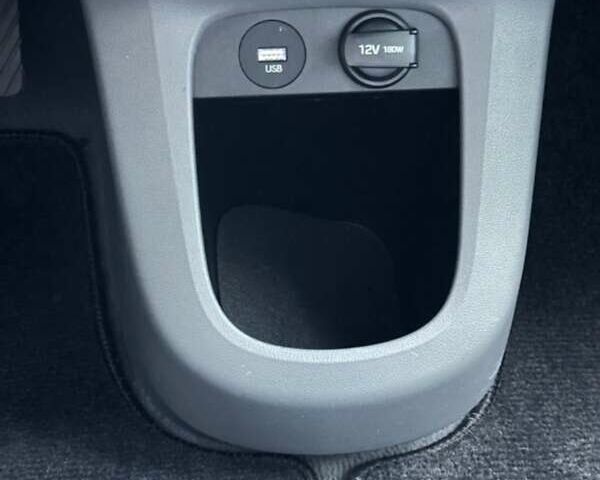 Серый Хендай Ioniq 5, объемом двигателя 0 л и пробегом 68 тыс. км за 24000 $, фото 2 на Automoto.ua