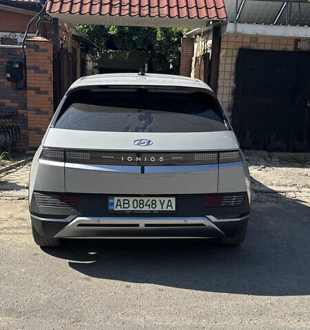 Серый Хендай Ioniq 5, объемом двигателя 0 л и пробегом 56 тыс. км за 27500 $, фото 2 на Automoto.ua