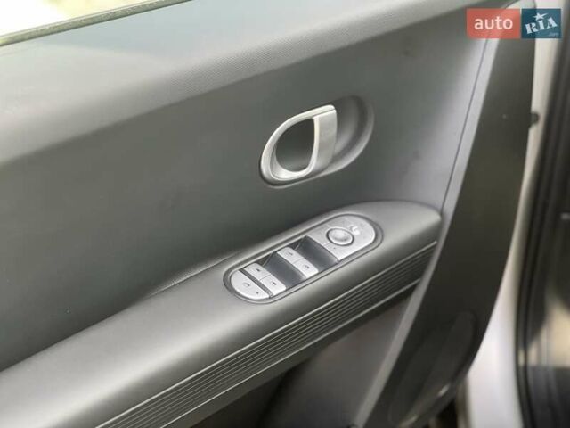 Сірий Хендай Ioniq 5, об'ємом двигуна 0 л та пробігом 11 тис. км за 33999 $, фото 36 на Automoto.ua