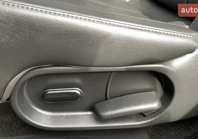 Серый Хендай Ioniq 5, объемом двигателя 0 л и пробегом 130 тыс. км за 28200 $, фото 5 на Automoto.ua