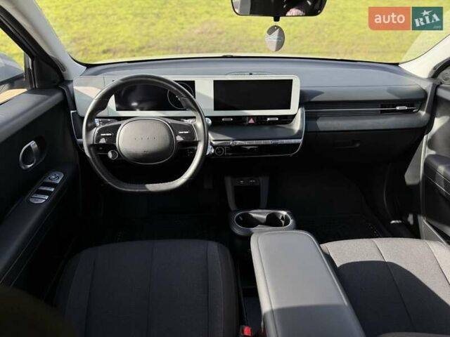 Серый Хендай Ioniq 5, объемом двигателя 0 л и пробегом 57 тыс. км за 25800 $, фото 26 на Automoto.ua