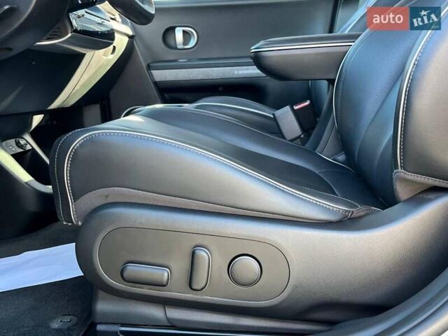 Серый Хендай Ioniq 5, объемом двигателя 0 л и пробегом 34 тыс. км за 26740 $, фото 41 на Automoto.ua