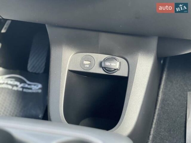 Сірий Хендай Ioniq 5, об'ємом двигуна 0 л та пробігом 11 тис. км за 32500 $, фото 15 на Automoto.ua