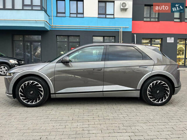 Серый Хендай Ioniq 5, объемом двигателя 0 л и пробегом 108 тыс. км за 26800 $, фото 6 на Automoto.ua