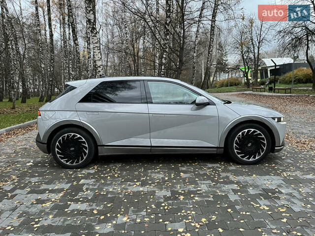Серый Хендай Ioniq 5, объемом двигателя 0 л и пробегом 66 тыс. км за 30800 $, фото 3 на Automoto.ua