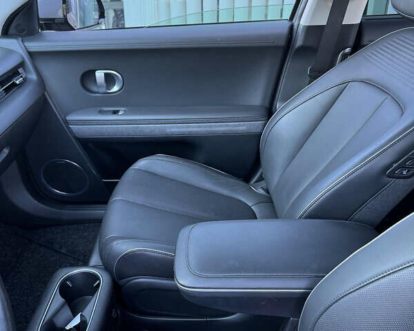 Сірий Хендай Ioniq 5, об'ємом двигуна 0 л та пробігом 93 тис. км за 28200 $, фото 28 на Automoto.ua