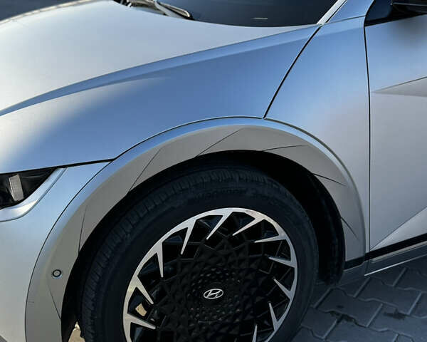 Серый Хендай Ioniq 5, объемом двигателя 0 л и пробегом 25 тыс. км за 30900 $, фото 8 на Automoto.ua