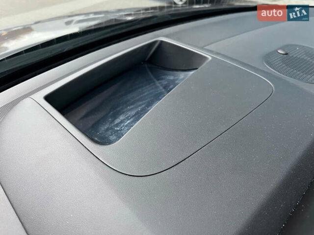 Серый Хендай Ioniq 5, объемом двигателя 0 л и пробегом 108 тыс. км за 26800 $, фото 26 на Automoto.ua