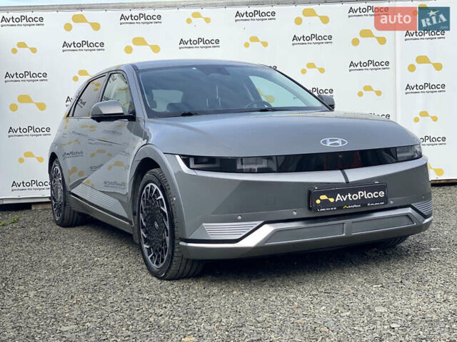 Серый Хендай Ioniq 5, объемом двигателя 0 л и пробегом 130 тыс. км за 28200 $, фото 182 на Automoto.ua