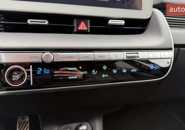 Серый Хендай Ioniq 5, объемом двигателя 0 л и пробегом 47 тыс. км за 29500 $, фото 50 на Automoto.ua