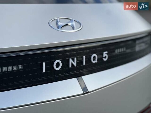 Сірий Хендай Ioniq 5, об'ємом двигуна 0 л та пробігом 11 тис. км за 32500 $, фото 9 на Automoto.ua