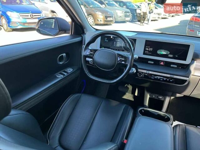 Серый Хендай Ioniq 5, объемом двигателя 0 л и пробегом 34 тыс. км за 26740 $, фото 23 на Automoto.ua