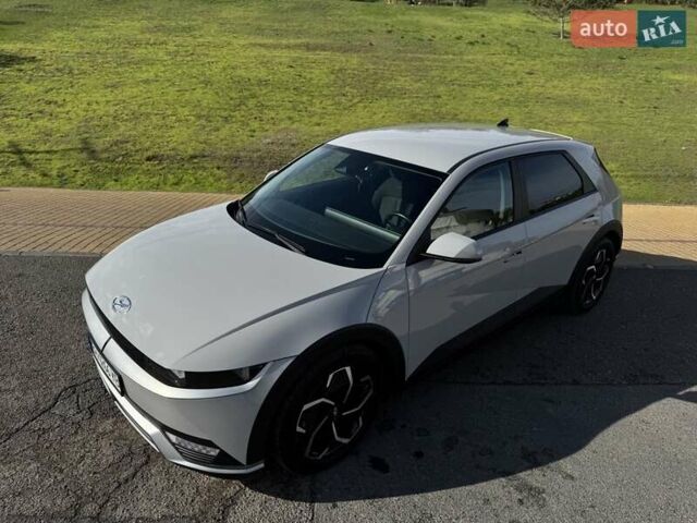 Серый Хендай Ioniq 5, объемом двигателя 0 л и пробегом 57 тыс. км за 25800 $, фото 10 на Automoto.ua