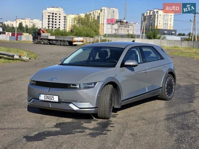 Серый Хендай Ioniq 5, объемом двигателя 0 л и пробегом 49 тыс. км за 37000 $, фото 1 на Automoto.ua