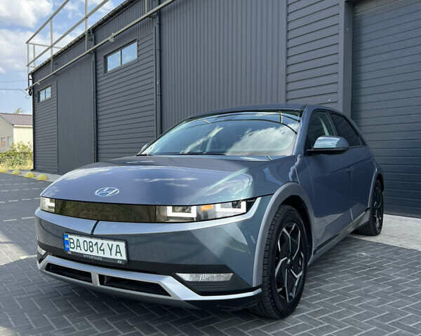 Серый Хендай Ioniq 5, объемом двигателя 0 л и пробегом 42 тыс. км за 23999 $, фото 2 на Automoto.ua