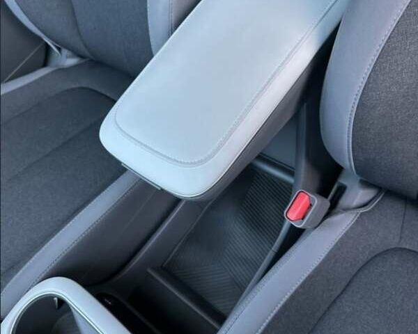 Серый Хендай Ioniq 5, объемом двигателя 0 л и пробегом 68 тыс. км за 24000 $, фото 24 на Automoto.ua