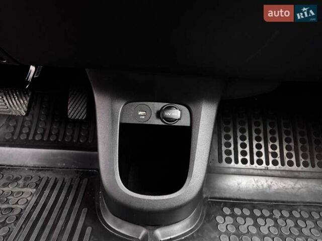 Сірий Хендай Ioniq 5, об'ємом двигуна 0 л та пробігом 43 тис. км за 28900 $, фото 31 на Automoto.ua