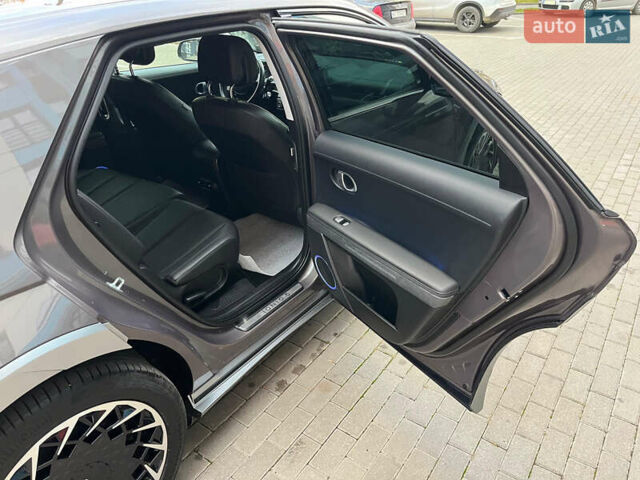 Серый Хендай Ioniq 5, объемом двигателя 0 л и пробегом 108 тыс. км за 26800 $, фото 15 на Automoto.ua